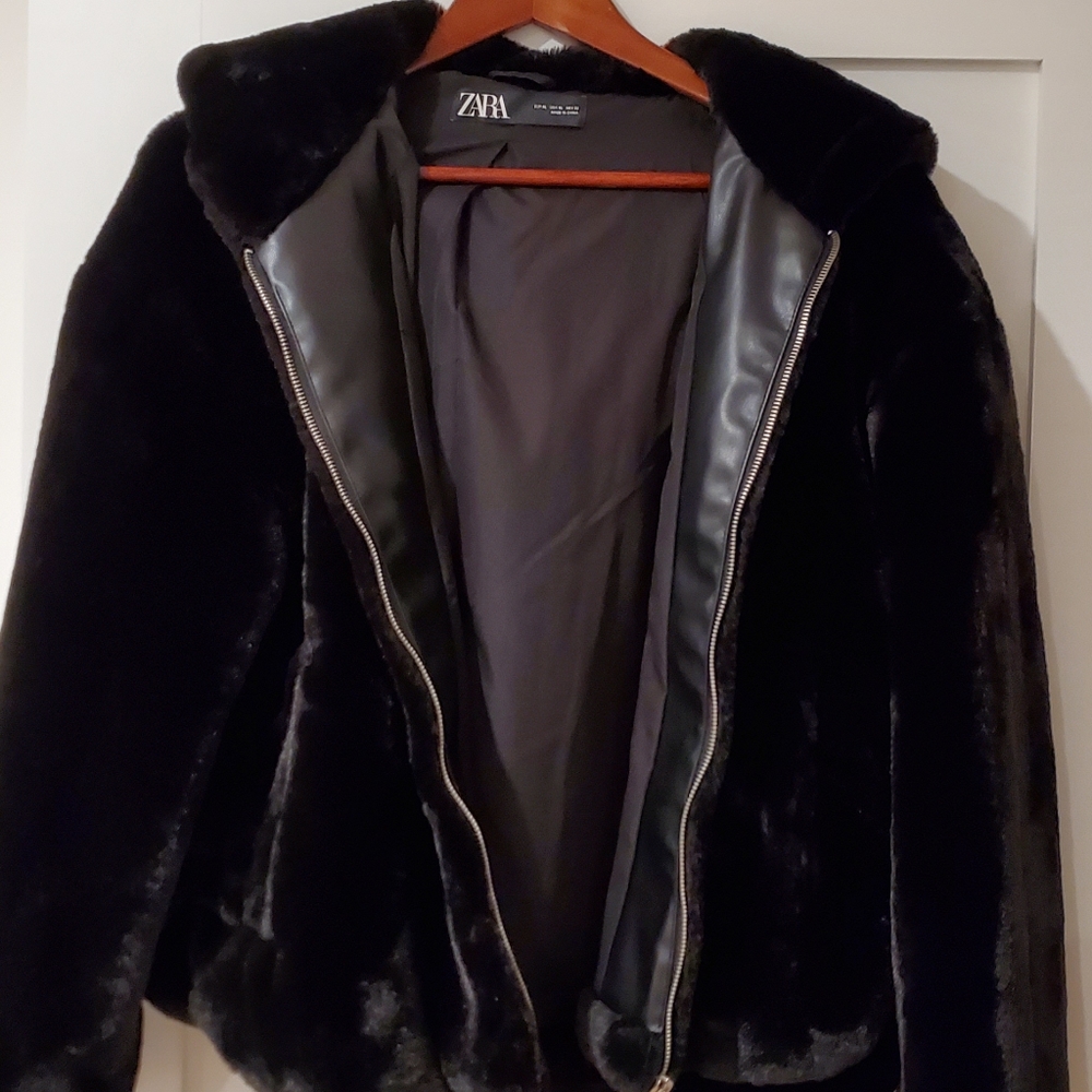 ,Zara black faux fur hooded cropped jacket
